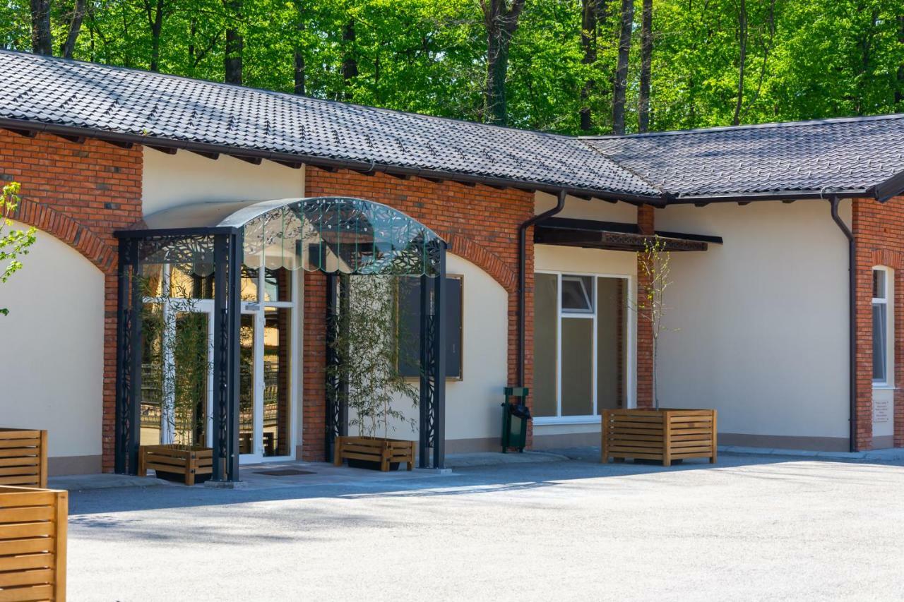 Hotel & Distillery Monogram Gradac  Exterior foto